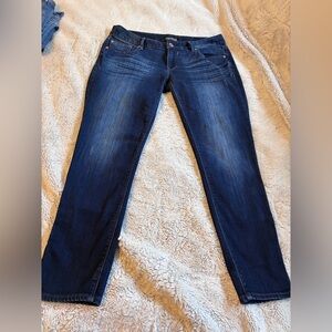 EXPRESS JEANS LOW RISE ZIP ANKLE-SIZE 10